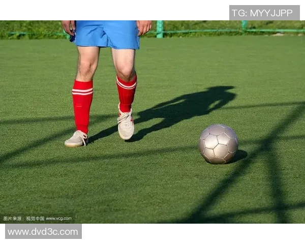 通过影子辨认足球明星的趣味游戏挑战你的足球知识和观察力